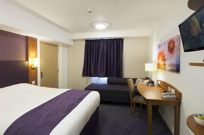 Premier Inn Wolverhampton City Centre Ngoại thất bức ảnh